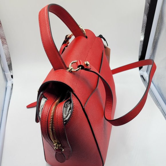 Rebecca Mintkoff - Picture 4 of 5